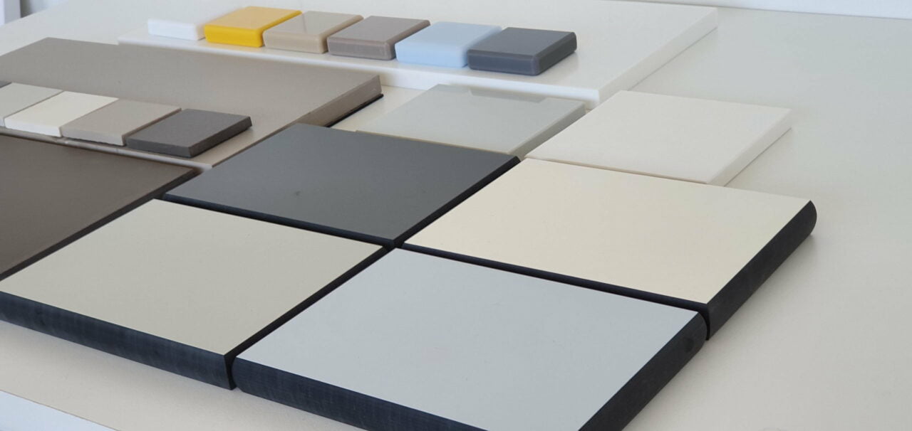 Superficies adecuadas para bancada de laboratorio. Trespa Toplab Plus, Trespa Toplab Base, Gres porcelánico, Solid Surface, Polipropileno